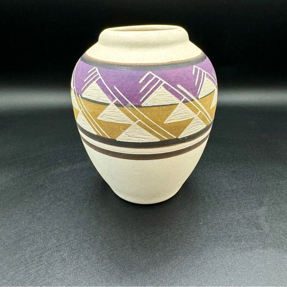 Sioux Handcrafted Pottery Vase Signed Native American Art SPRCSD - Picture 1 of 15